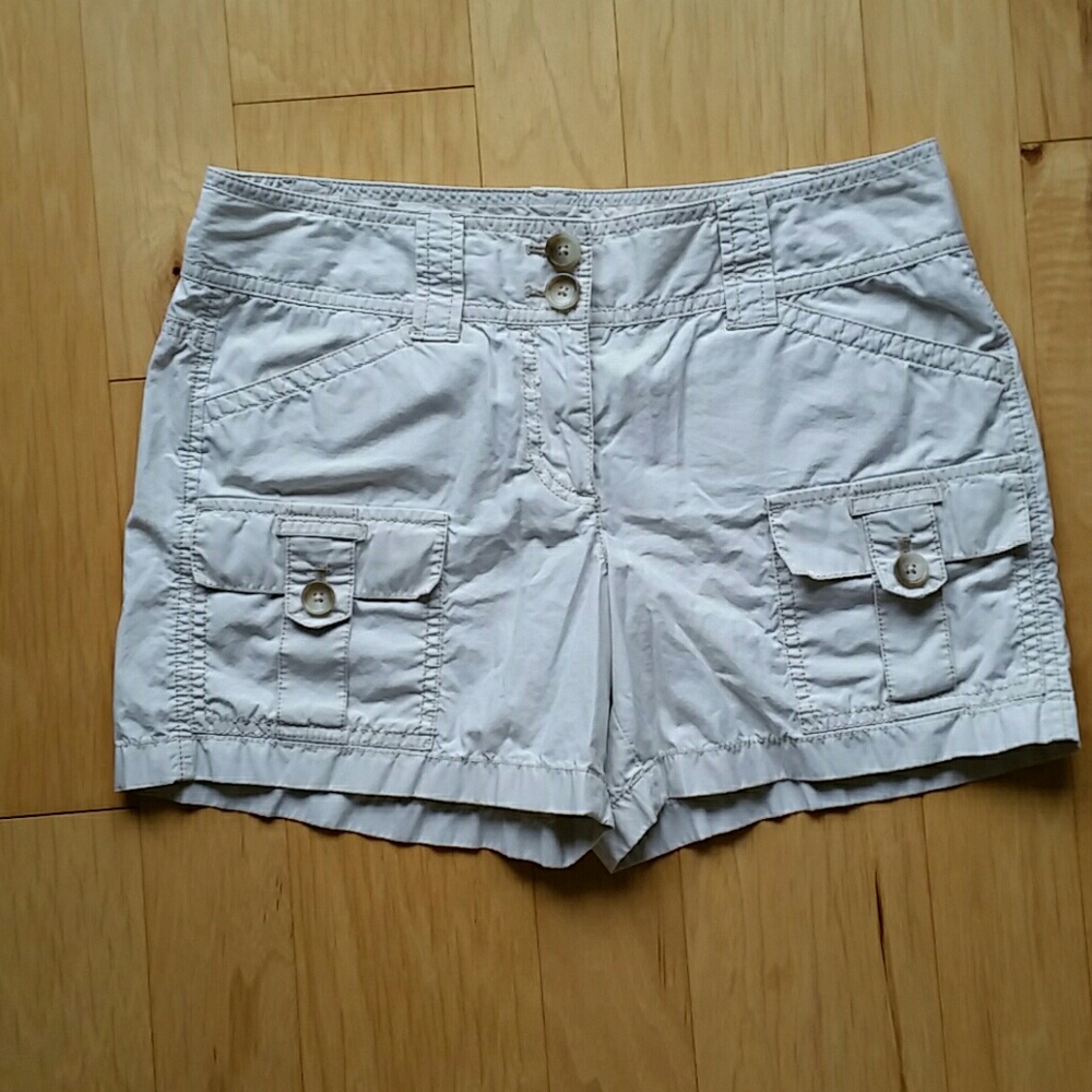Cream colored Ann Taylor shorts